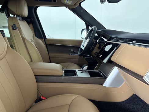 New 2026 Land Rover Range Rover Long Wheelbase SE AWD/4WD image 28