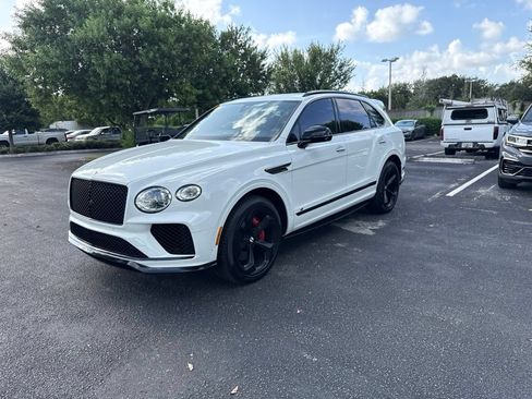 Used 2022 Bentley Bentayga AWD/4WD image 2
