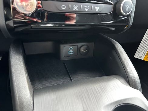 Used 2023 Ford Escape SE image 61
