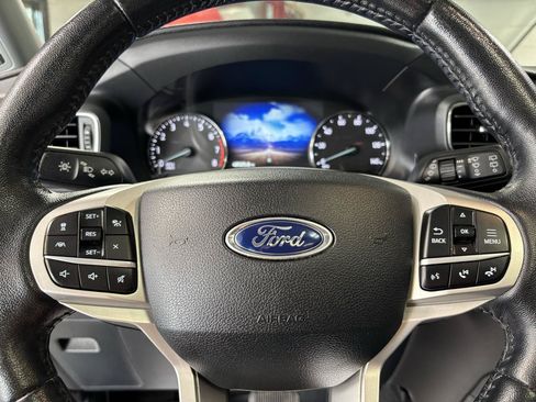 Used 2021 Ford Explorer XLT w/ Equipment Group 202A AWD/4WD image 27