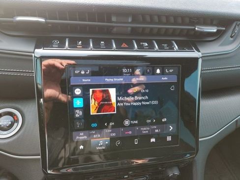 Used 2024 Jeep Grand Cherokee L Altitude image 16