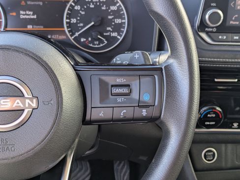 Used 2022 Nissan Rogue SV image 20