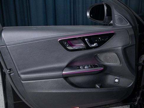 Used 2023 Mercedes-Benz C 300 Sedan image 12