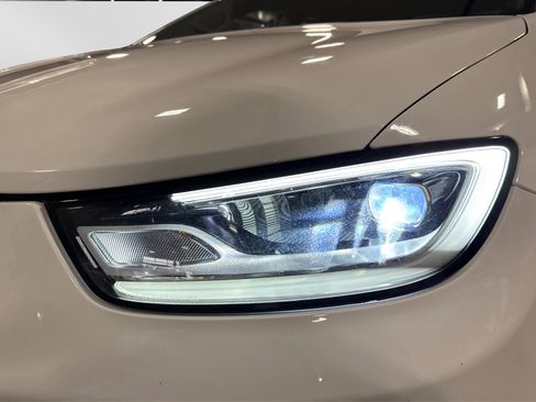 Used 2024 Chrysler Pacifica Touring-L FWD image 13