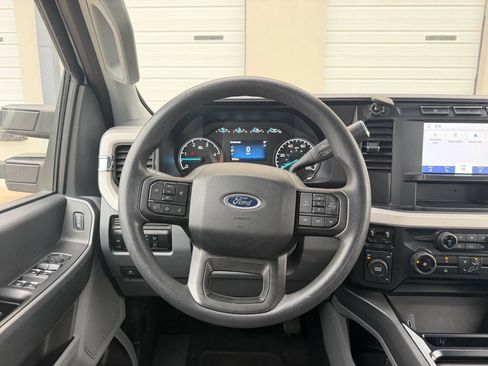 Used 2023 Ford F350 XLT AWD/4WD image 11