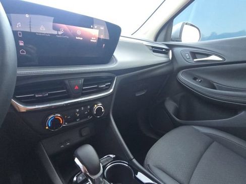 Used 2025 Buick Encore GX Preferred w/ Comfort Package FWD image 24