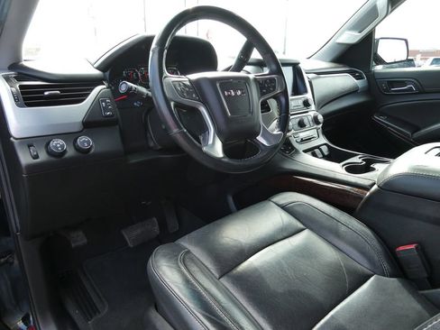 Used 2019 GMC Yukon XL SLT AWD/4WD image 24