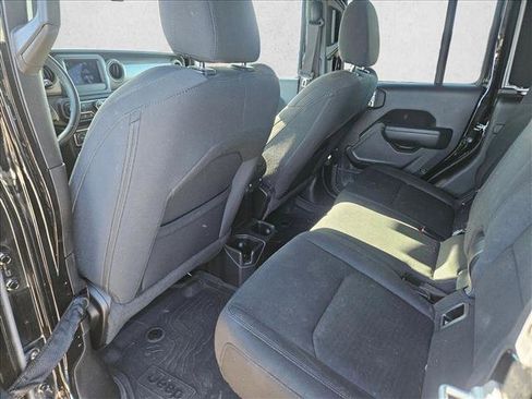Used 2022 Jeep Gladiator Willys image 9