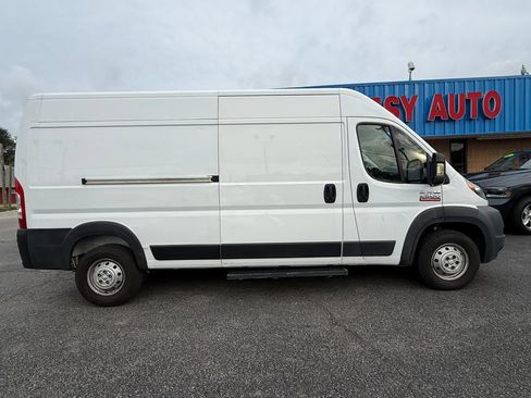Used 2021 RAM ProMaster 2500 w/ Convenience Group FWD image 8