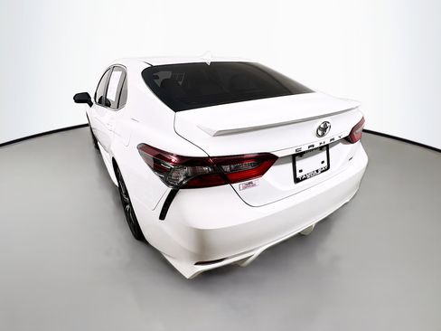 Used 2023 Toyota Camry SE image 8