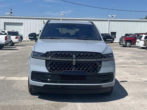 New 2025 Lincoln Navigator Reserve w/ Jet Appearance Package image 8