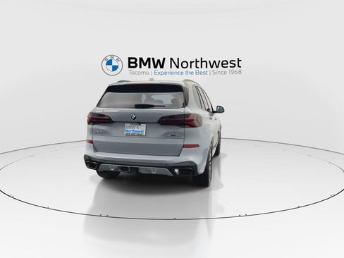 New 2026 BMW X5 xDrive40i w/ M Sport Package AWD/4WD image 2