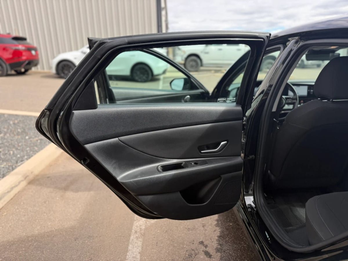Used 2023 Hyundai Elantra SEL w/ Convenience Package FWD image 36