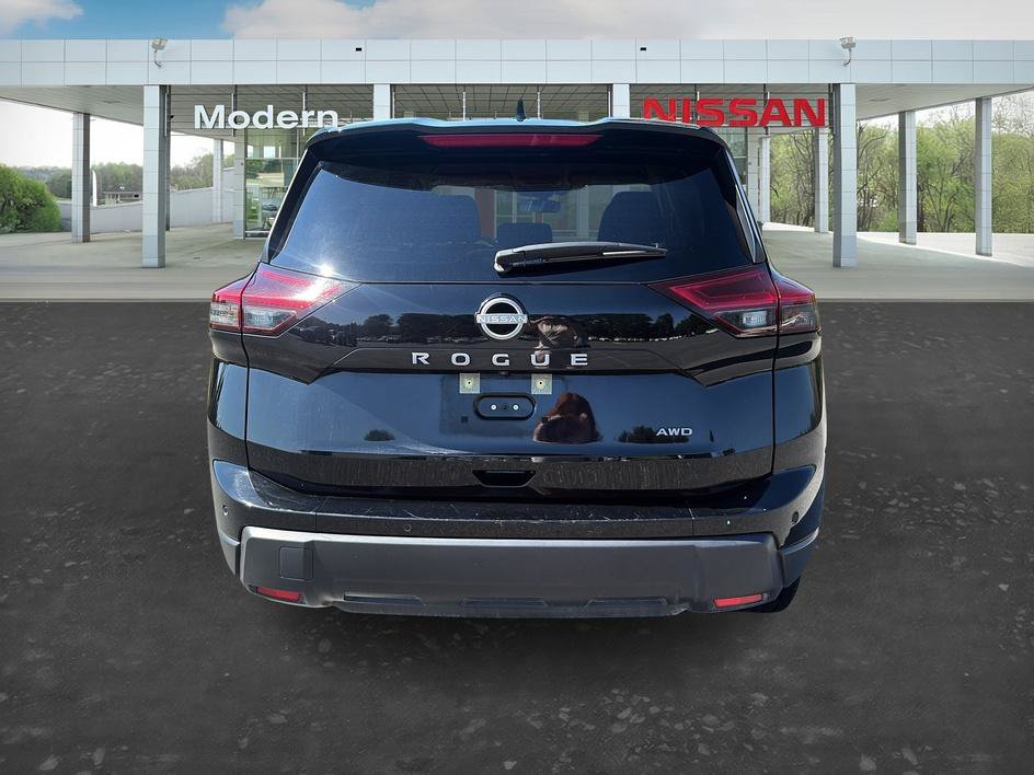 Certified 2025 Nissan Rogue SV AWD/4WD image 4