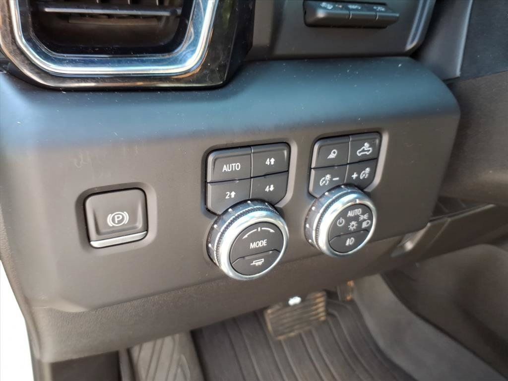 Used 2024 GMC Sierra 3500 Denali w/ Denali Reserve Package AWD/4WD image 26