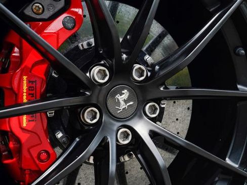 Used 2020 Ferrari 812 Superfast RWD image 47
