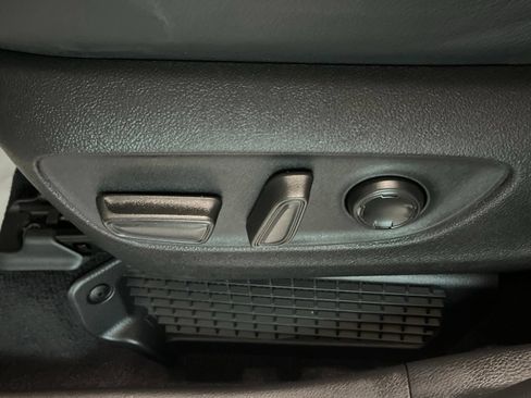 Used 2023 Toyota Sienna XSE AWD/4WD image 20