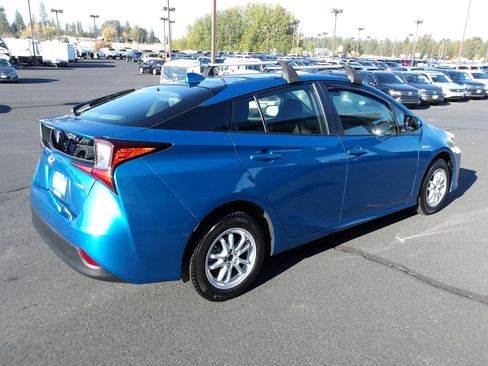 Used 2020 Toyota Prius XLE image 5
