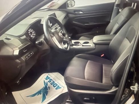 Certified 2025 Nissan Altima 2.5 SV FWD image 11