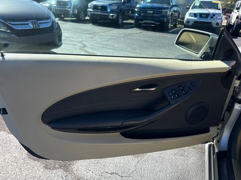 Used 2005 BMW 645Ci Convertible image 11