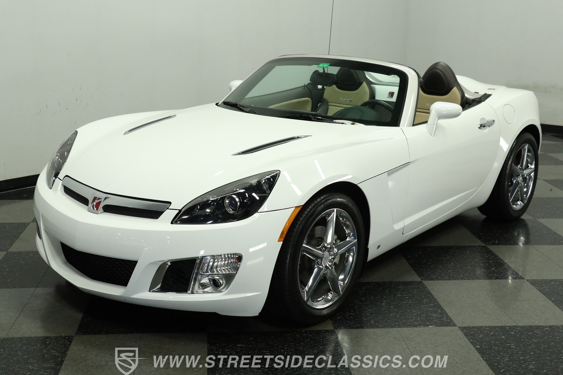 Used 2009 Saturn Sky Red Line RWD image 18