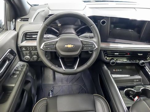 New 2026 Chevrolet Suburban Premier image 14