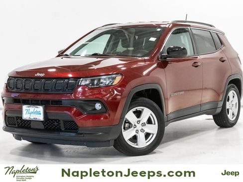 Used 2022 Jeep Compass Latitude FWD image 1