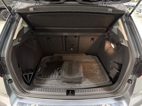 Certified 2022 Volkswagen Taos SE AWD/4WD image 12