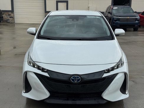 Used 2022 Toyota Prius Prime XLE FWD image 3