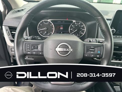 Used 2025 Nissan Rogue SV AWD/4WD image 7