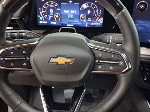Used 2025 Chevrolet Tahoe High Country AWD/4WD image 14