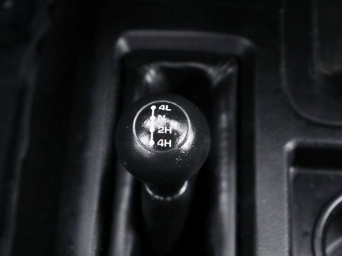 Used 2013 RAM 2500 Tradesman w/ Chrome Appearance Group image 27