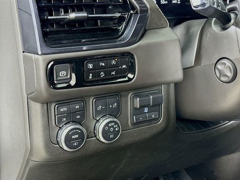 Used 2025 GMC Yukon AT4 Ultimate image 12