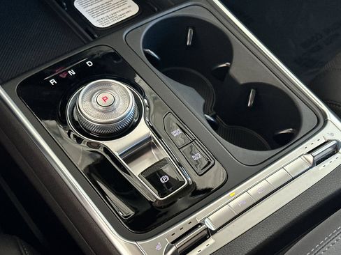 New 2026 Kia Carnival SX w/ SX Dark Edition Package FWD image 18