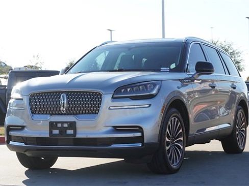 Used 2023 Lincoln Aviator Reserve w/ Equipment Group 201A image 3