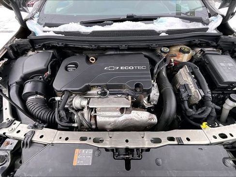 Used 2017 Chevrolet Cruze LT image 10