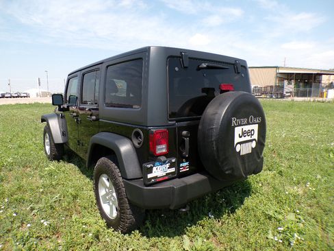Used 2016 Jeep Wrangler Unlimited Sport w/ Quick Order Package 24S AWD/4WD image 7