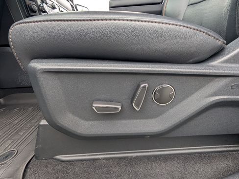 New 2025 Ford F150 Lariat w/ Equipment Group 502A High image 19