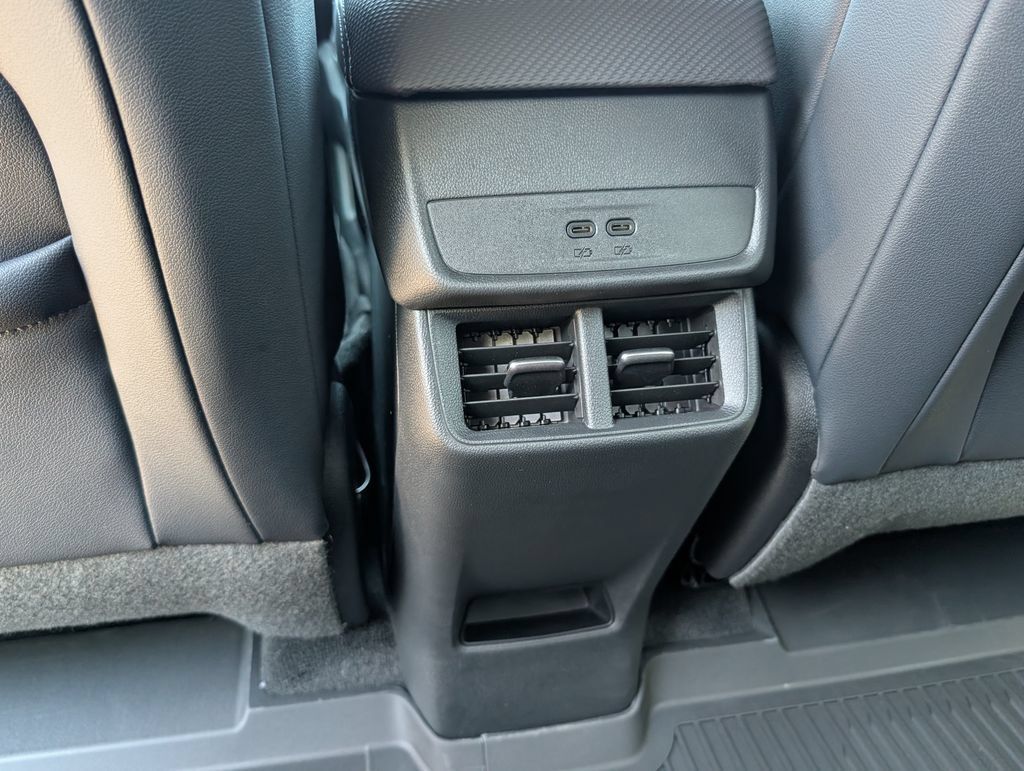 New 2027 Chevrolet Equinox LT w/ Convenience Package II FWD image 6