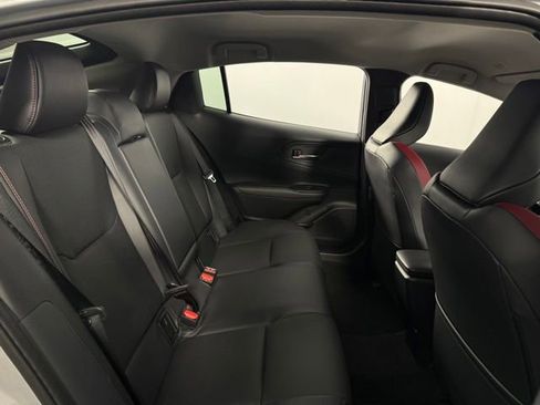 Used 2025 Toyota Prius Plug-In Hybrid image 16