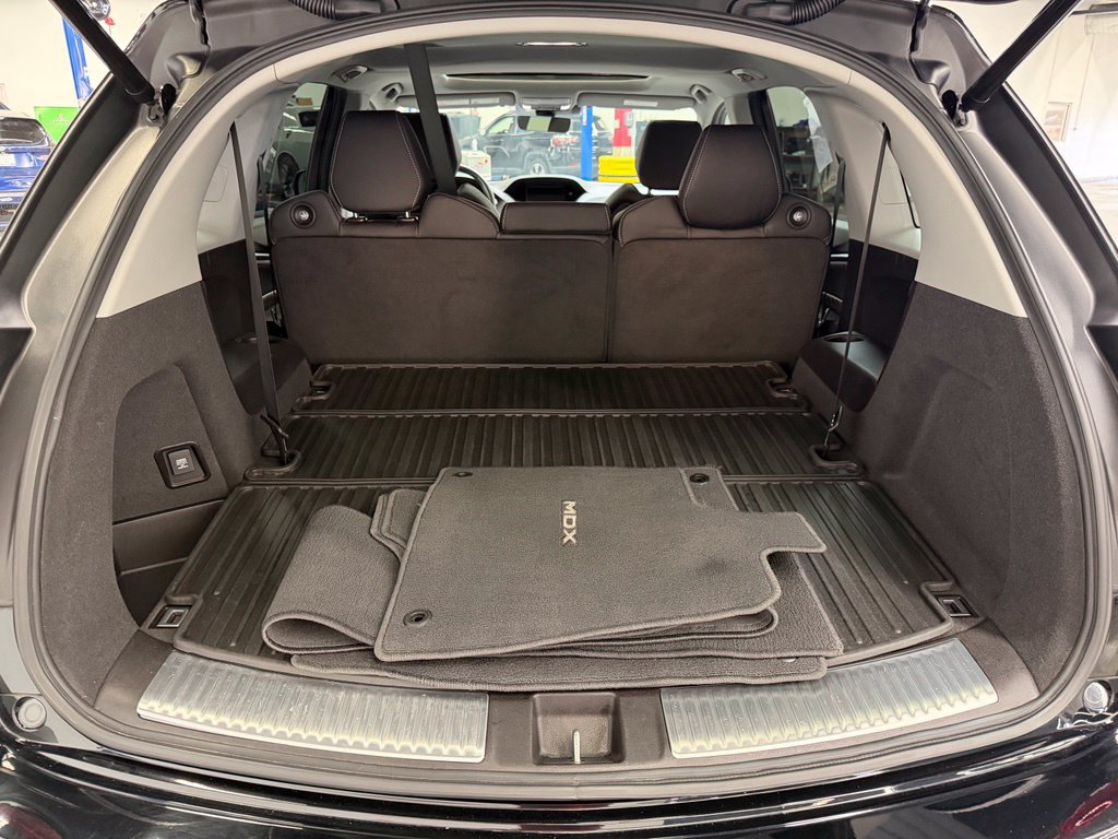 Used 2020 Acura MDX w/ Technology Package AWD/4WD image 16