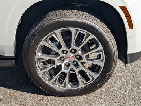 New 2026 GMC Yukon XL Denali w/ Denali Reserve Package image 12