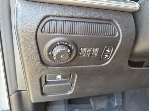 Used 2024 Jeep Wagoneer L Series II w/ Flexible Seating Group image 24