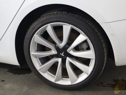 Used 2019 Tesla Model 3 Long Range RWD image 39