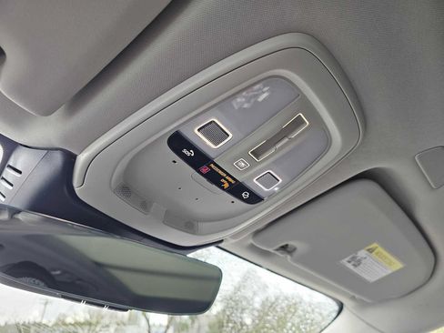 Certified 2025 Volvo XC60 B5 Plus AWD/4WD image 30