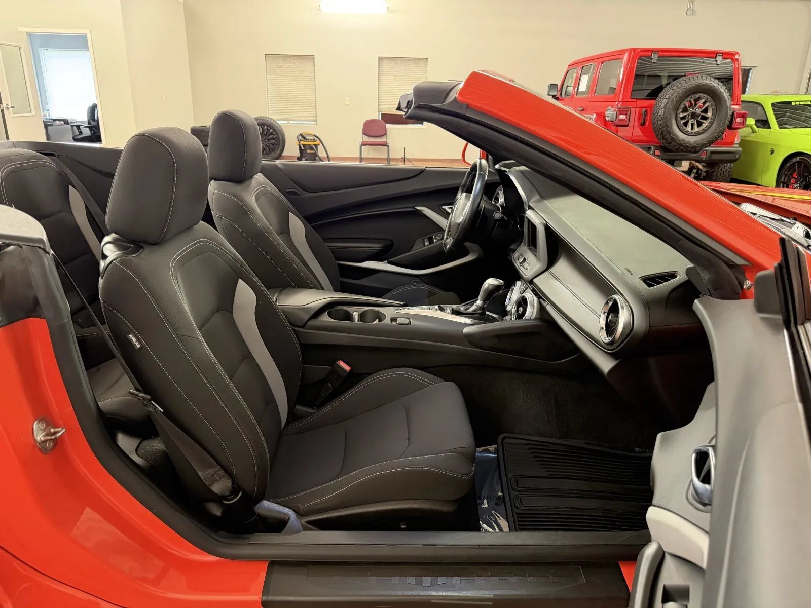 Used 2021 Chevrolet Camaro LT RWD image 27