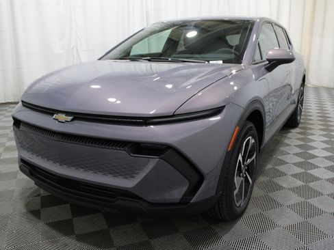 New 2026 Chevrolet Equinox EV LT image 38