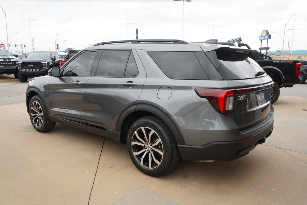New 2027 Ford Explorer ST-Line AWD/4WD image 12
