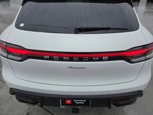 Used 2025 Porsche Macan AWD/4WD image 13
