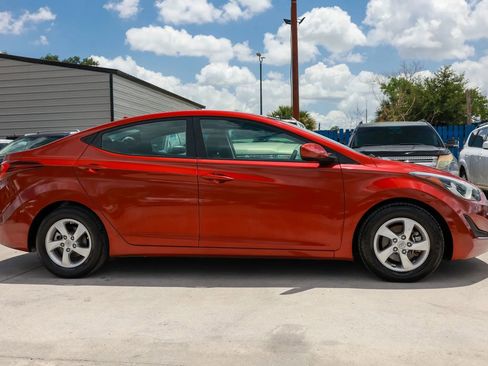 Used 2015 Hyundai Elantra SE FWD image 8